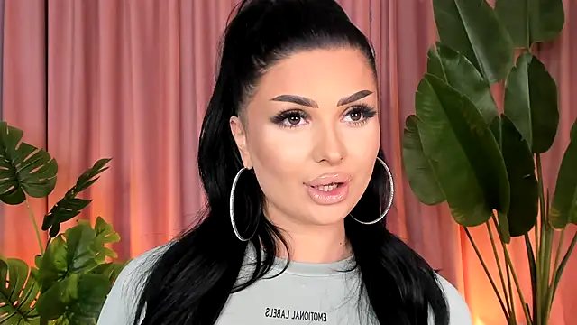 KylieKroftt online show from 10.10.25