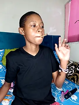 SweetSlenderChoc online show from 04.12.26