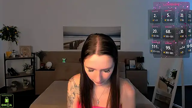 Snapshot of WildHoneyXO chatting on 09.23.25 WildHoneyXO online show from 09.23.25