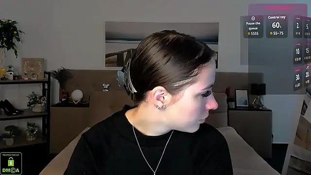 Snapshot of WildHoneyXO chatting on 09.27.25 WildHoneyXO online show from 09.27.25