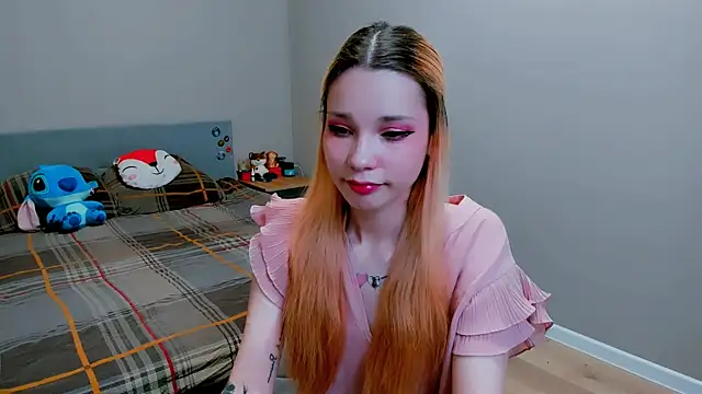 Kitten Alissa online show from 10.07.25