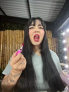 jasmincollin  online show from 11.20.25