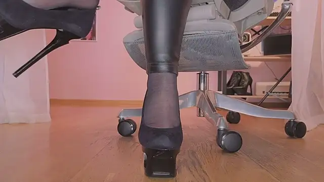 Jolie Orchid online show from 02.18.26