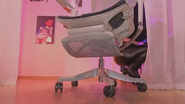 Jolie Orchid online show from 04.21.26