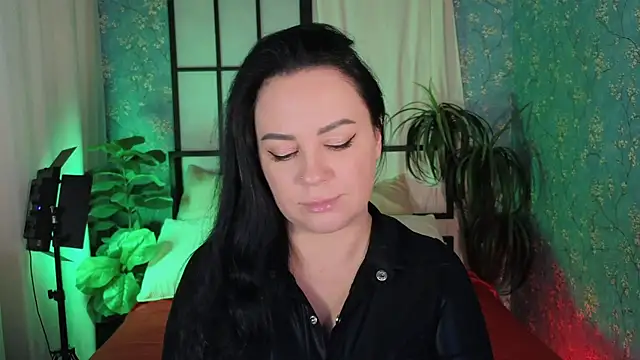 Jolie Orchid online show from 07.04.26