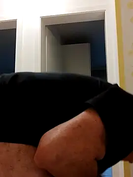 Oldmenhot66 online show from 10.17.25