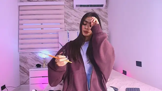 collet 1 online show from 11.11.25