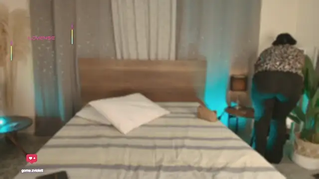 Snapshot of ViolettGomez_93 chatting on 11.30.25 ViolettGomez 93 online show from 11.30.25