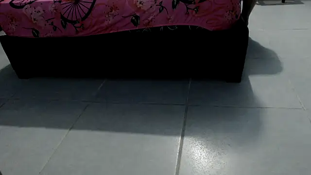 Snapshot of Luisa_Paul chatting on 11.30.25 Luisa Paul online show from 11.30.25