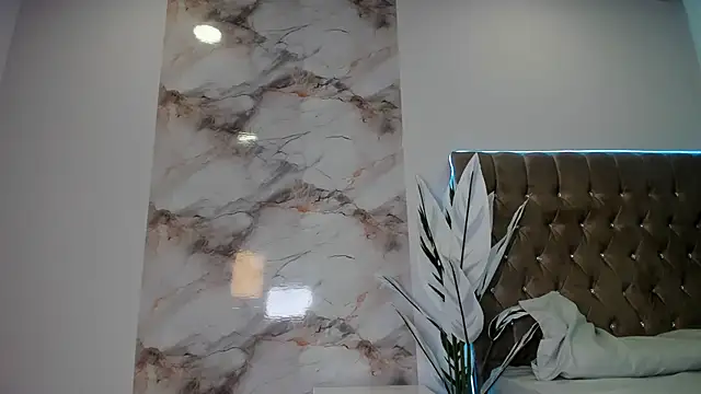 SeleneMakris online show from 11.22.25