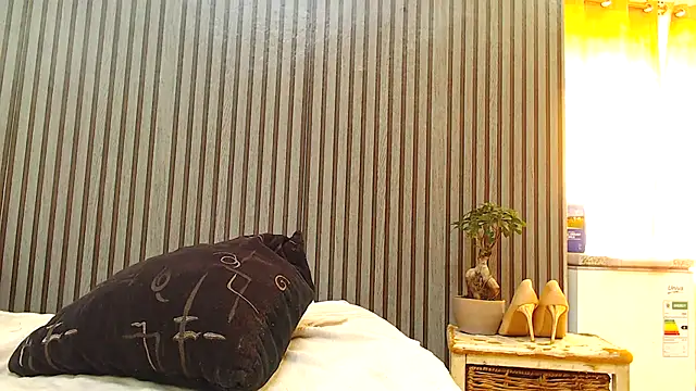 ROYALASS25 online show from 03.29.26