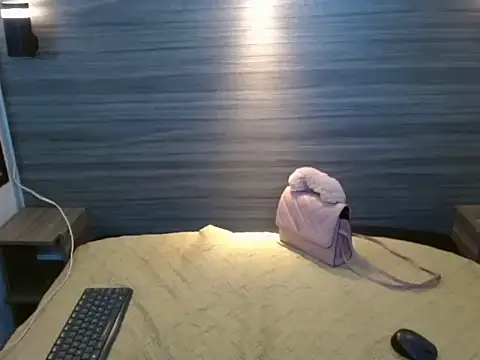 Snapshot of Penelopee_Rouse chatting on 11.23.25 Penelopee Rouse online show from 11.23.25