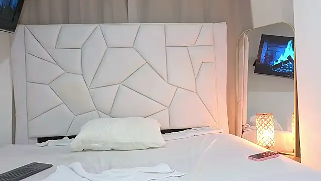 Paulaboterom online show from 10.14.25