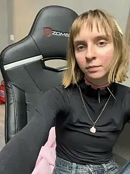 Beverly Gomes online show from 02.12.26