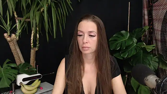 lola skyxh online show from 11.14.25