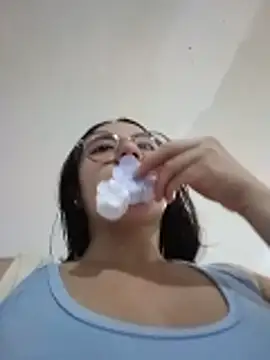 Bella Sumers online show from 05.18.26