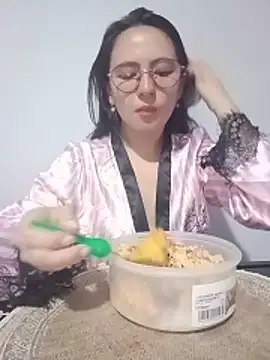 Bella Sumers online show from 05.25.26