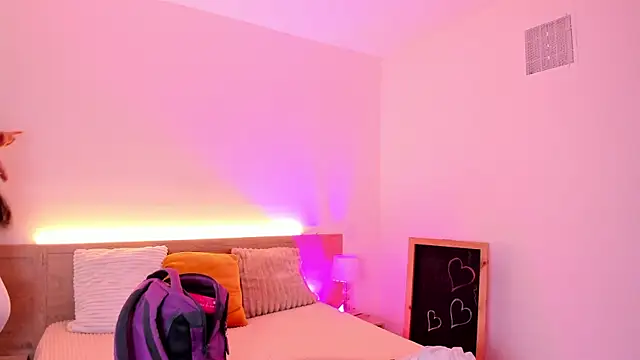 Bella Sumers online show from 07.08.26