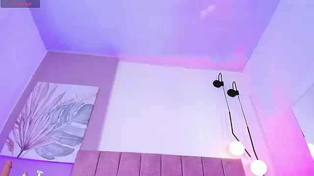 VelvetQueen  online show from 11.03.25