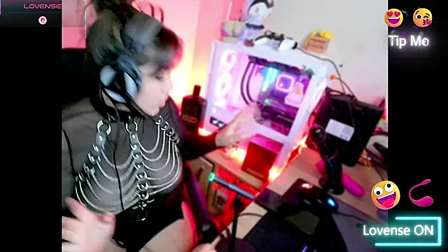 PinkDenial online show from 11.25.25