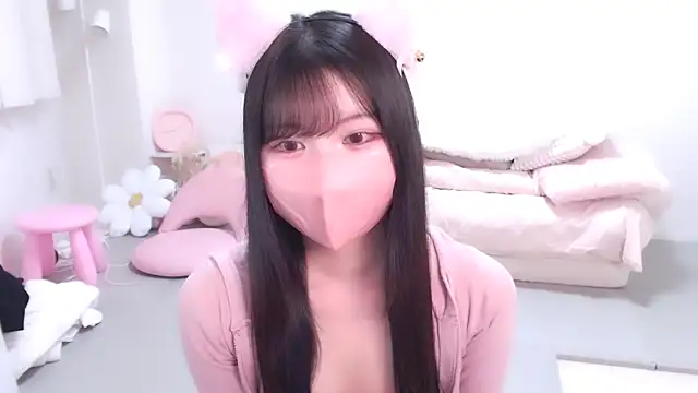 Snapshot of moka-neko chatting on 11.02.25 moka-neko online show from 11.02.25