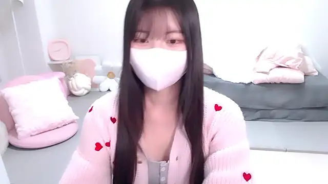 Snapshot of moka-neko chatting on 11.16.25 moka-neko online show from 11.16.25