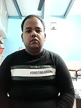 Snapshot of BromidicTrailing chatting on 11.05.25 BromidicTrailing online show from 11.05.25