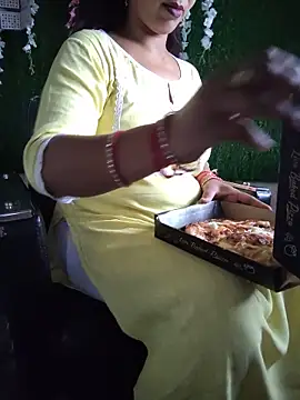 Snapshot of your_favourite_bhabhi chatting on 05.29.26 your favourite bhabhi online show from 05.29.26