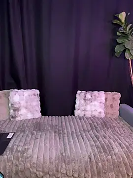 SerynthMeira online show from 10.26.25