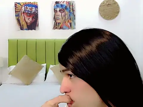 babysharol18 online show from 10.24.25