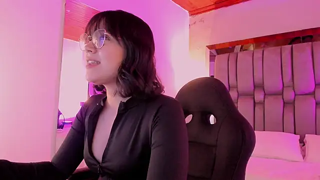 AnnaraLein online show from 12.04.25