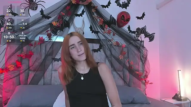 Snapshot of Isa_blue14 chatting on 10.20.25 Isa blue14 online show from 10.20.25