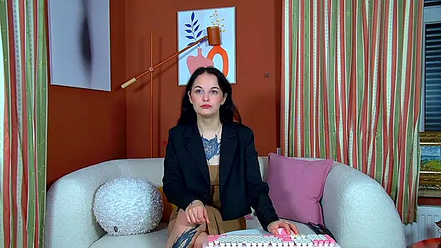 MollyMillsen online show from 09.20.25