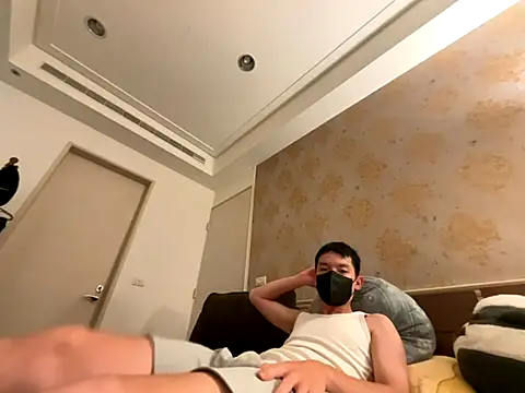 Snapshot of kaikai1335 chatting on 10.18.25 kaikai1335 online show from 10.18.25