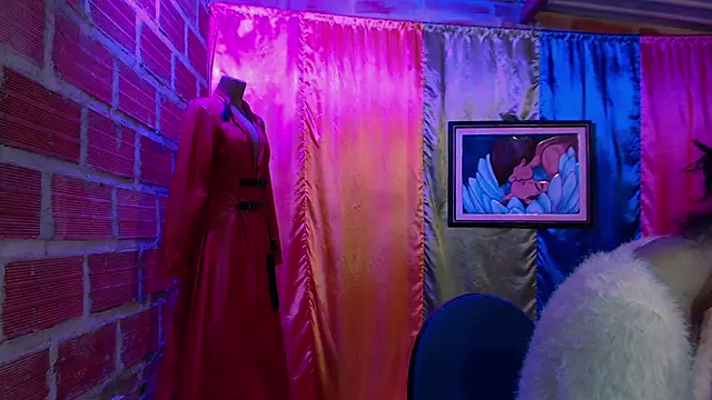 Snapshot of Moira-Hot chatting on 10.31.25 Moira-Hot online show from 10.31.25