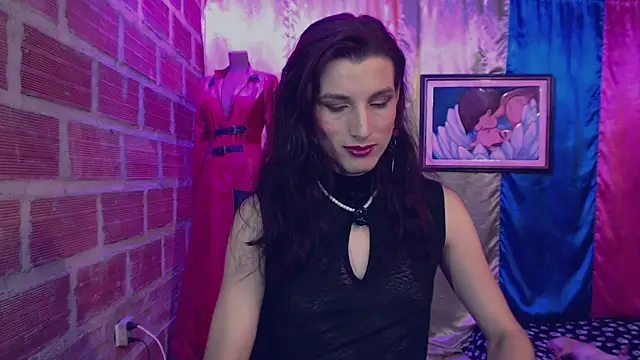 Snapshot of Moira-Hot chatting on 11.26.25 Moira-Hot online show from 11.26.25