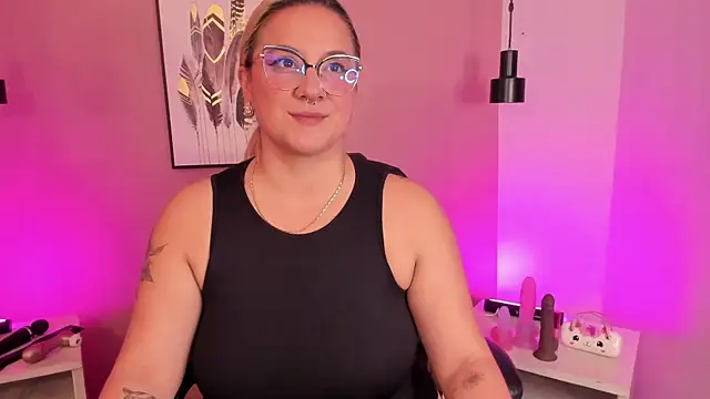 hollie joliie online show from 10.30.25