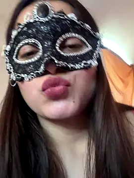 Snapshot of LiaDravenX chatting on 11.13.25 LiaDravenX online show from 11.13.25