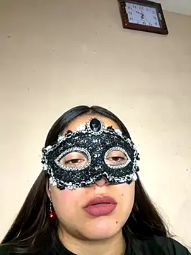 Snapshot of LiaDravenX chatting on 11.26.25 LiaDravenX online show from 11.26.25