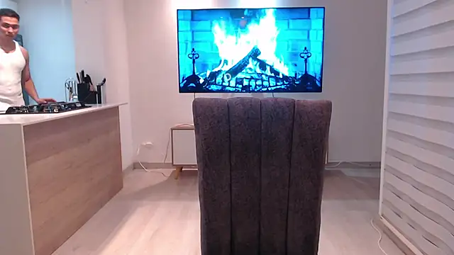 Snapshot of Auron_Demon01 chatting on 09.26.25 Auron Demon01 online show from 09.26.25