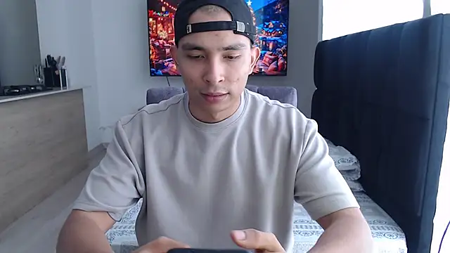 Snapshot of Auron_Demon01 chatting on 12.14.25 Auron Demon01 online show from 12.14.25