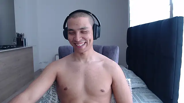 Snapshot of Auron_Demon01 chatting on 12.15.25 Auron Demon01 online show from 12.15.25