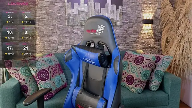 Snapshot of imrockstar chatting on 09.17.25 imrockstar online show from 09.17.25