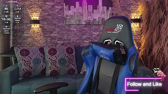 Snapshot of imrockstar chatting on 10.02.25 imrockstar online show from 10.02.25