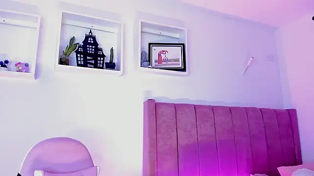 AliceThundeer online show from 10.16.25