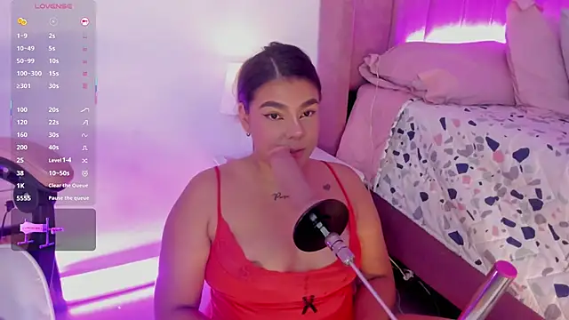 AliceThundeer online show from 11.05.25