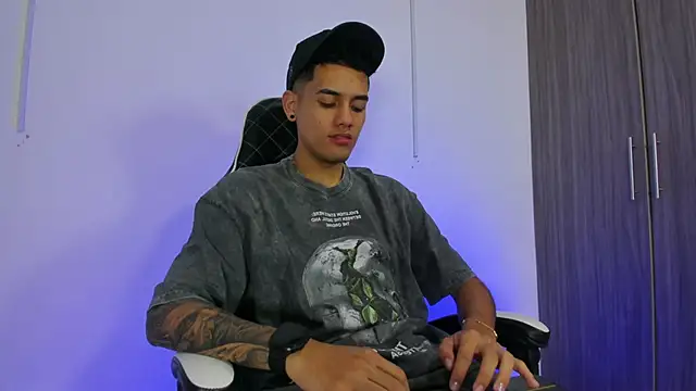Nickyblazze  online show from 09.20.25