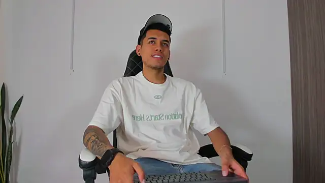 Nickyblazze  online show from 09.27.25