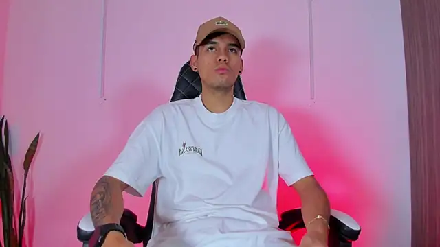 Nickyblazze  online show from 10.11.25