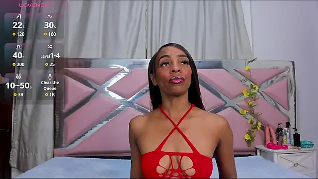 Snapshot of Hillarytonsonx chatting on 04.13.26 Hillarytonsonx online show from 04.13.26